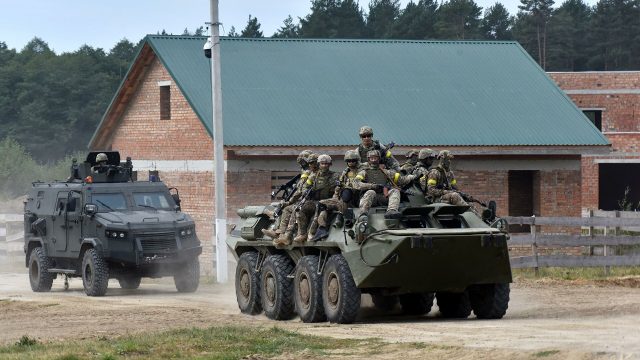 Ejército de Ucrania realizó ejercicios militares cerca de la frontera con Crimea