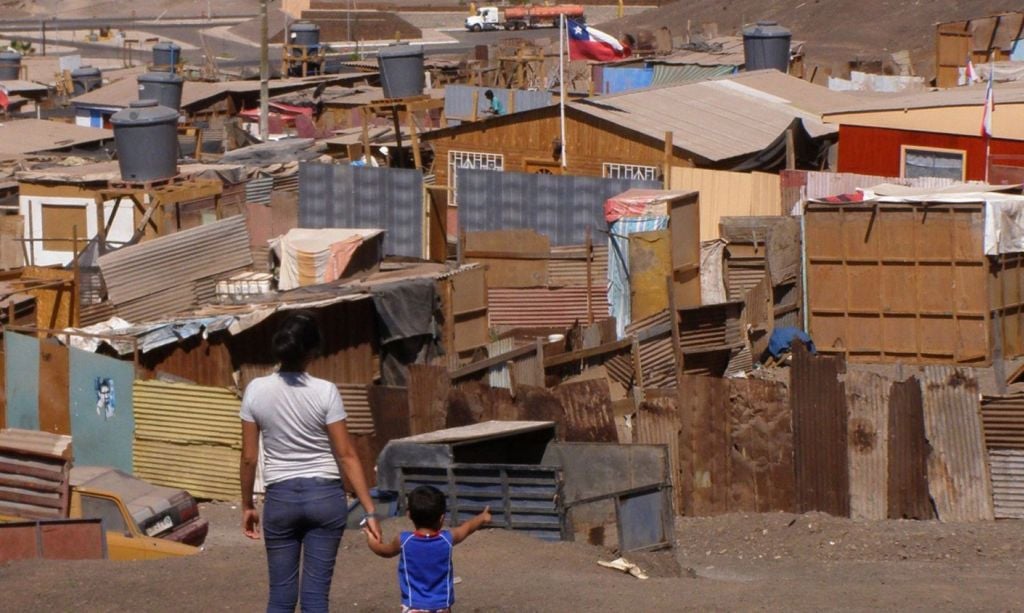 El Derecho Humano a una vivienda digna y adecuada: La deuda en Chile