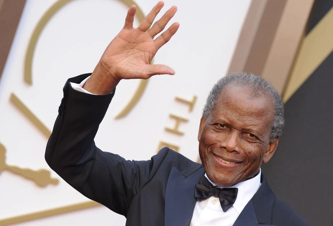 Fallece Sidney Poitier, primer afroamericano ganador de un Óscar