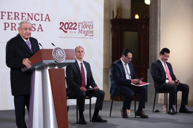 Cuestiona AMLO parcialidad de Lorenzo Córdova por acudir a reunión panista