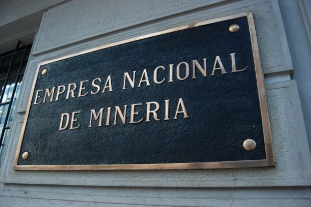 Enami: Sindicato denuncia adjudicación de contrato directo a Anglo American por 760 millones de dólares