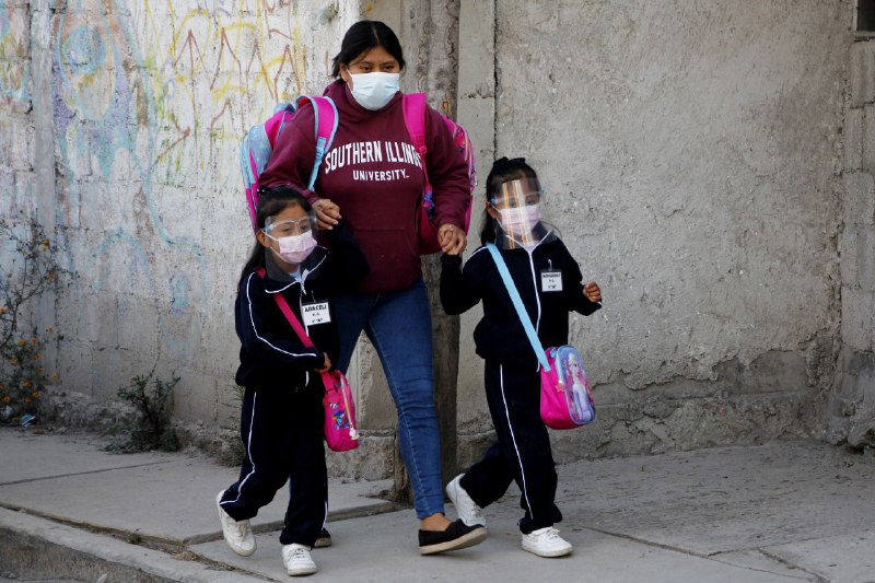 Señala Salud 649 contagios de covid en escuelas de Puebla