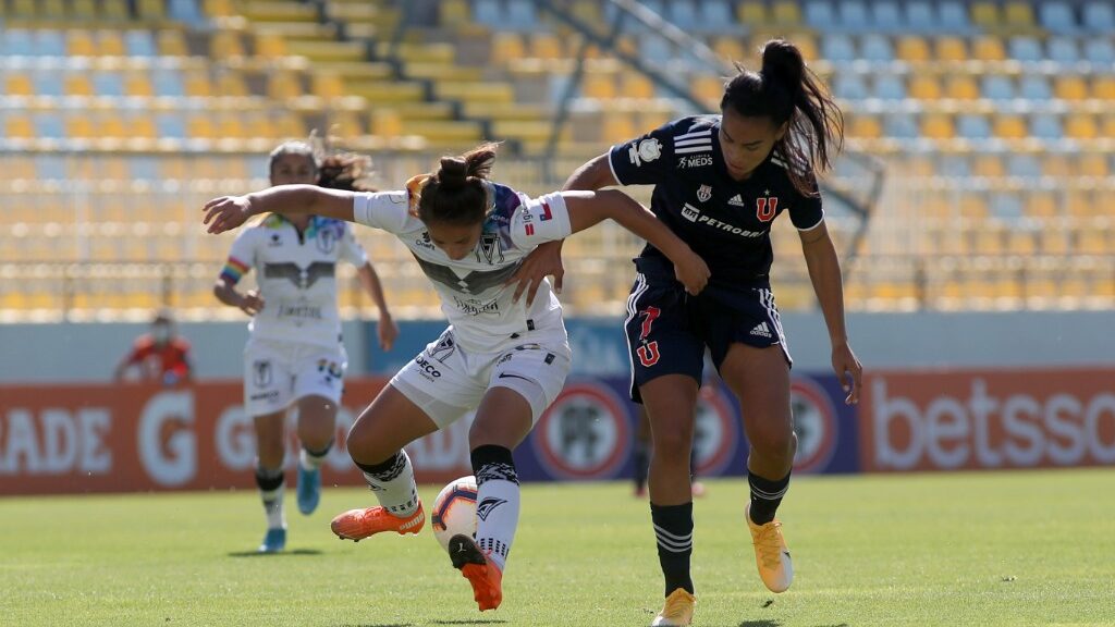 Cámara aprobó proyecto que obliga a clubes a firmar contratos con jugadoras profesionales de fútbol