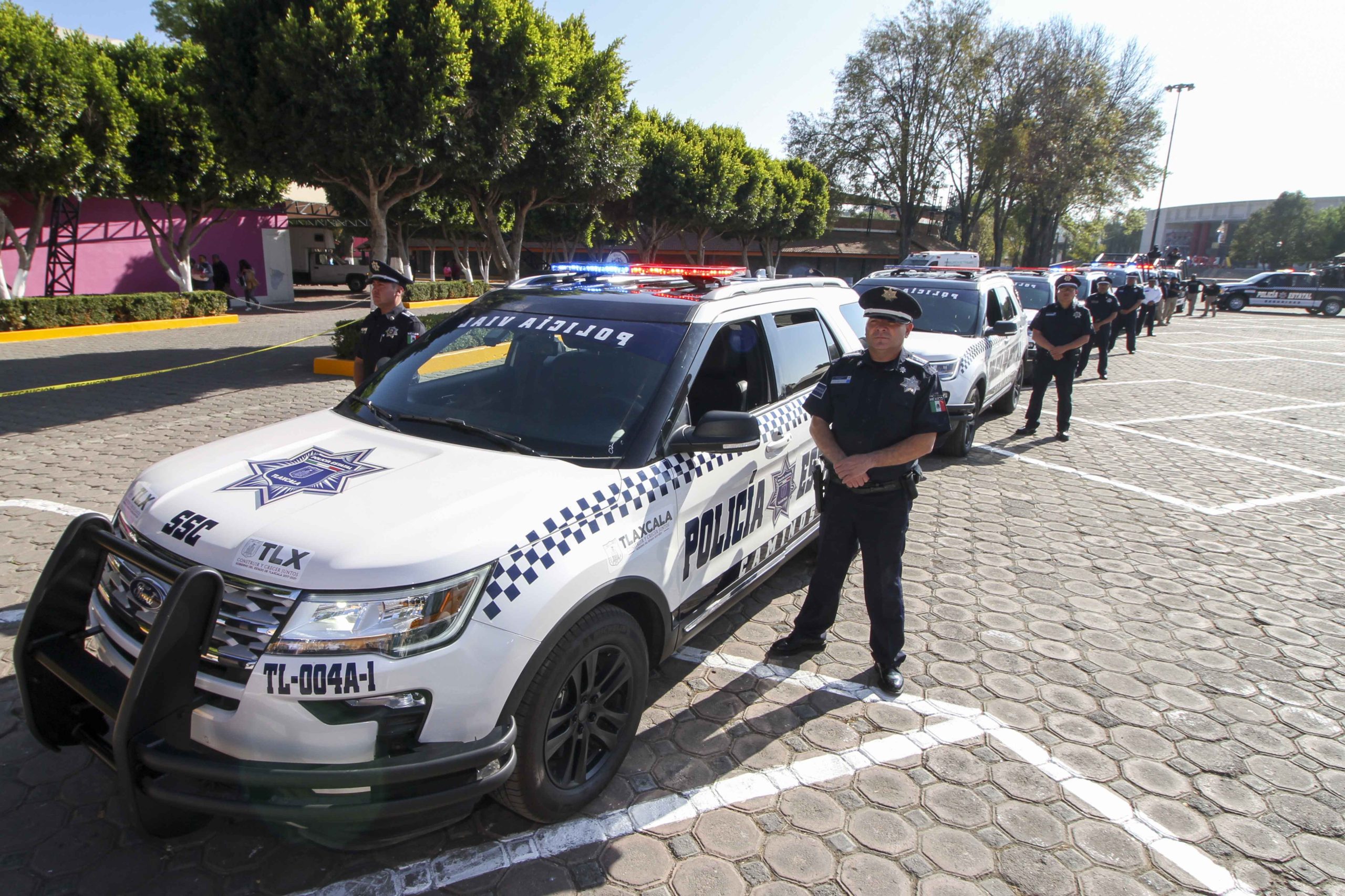 Hurtan patrulla a policía en Tlaxcala