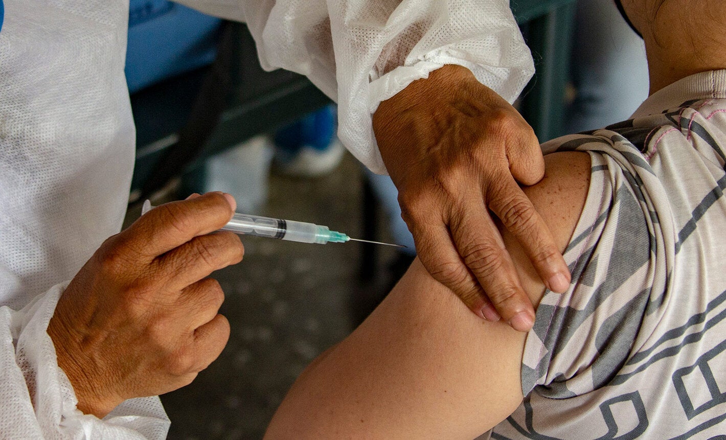 Sociedad Venezolana de Infectología sostiene que tercera dosis mejora la protección contra variantes