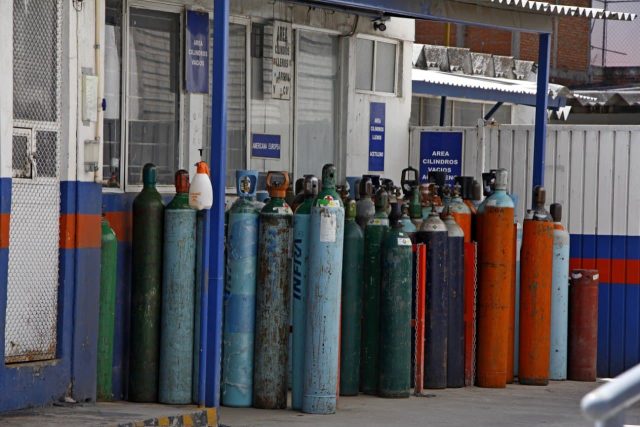 Descontrol en contagios covid y costo de tanques de oxígeno en Puebla