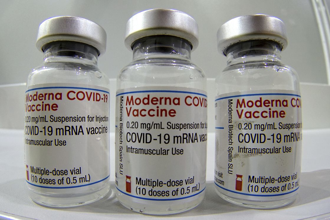Llega nuevo cargamento de vacunas Moderna contra covid-19 a México