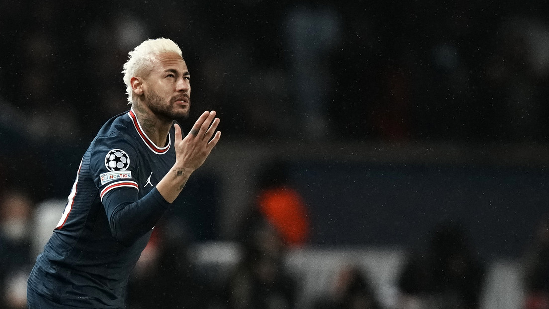 (Video) El insólito fallo de Neymar al lanzar una pena máxima en un partido de fútbol de la liga francesa se hace viral