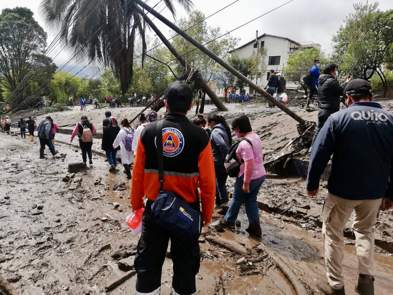 Ecuador: aumentó a 22 el número de muertos por aluvión registrado en Quito