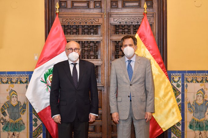España ofreció cooperación a Perú para atender crisis desatada por el derrame de crudo de Repsol