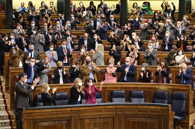Congreso de España aprueba reforma laboral por un margen muy limitado y gracias a un error