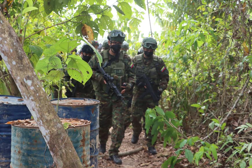 Despliegan operaciones terrestres y aéreas contra grupos Tancol en frontera con Colombia