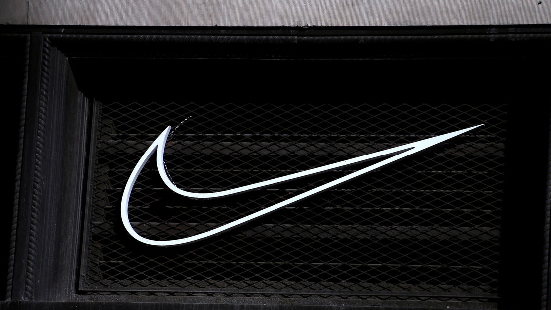 Nike introduce una demanda contra un distribuidor que vende sus zapatillas como NFT