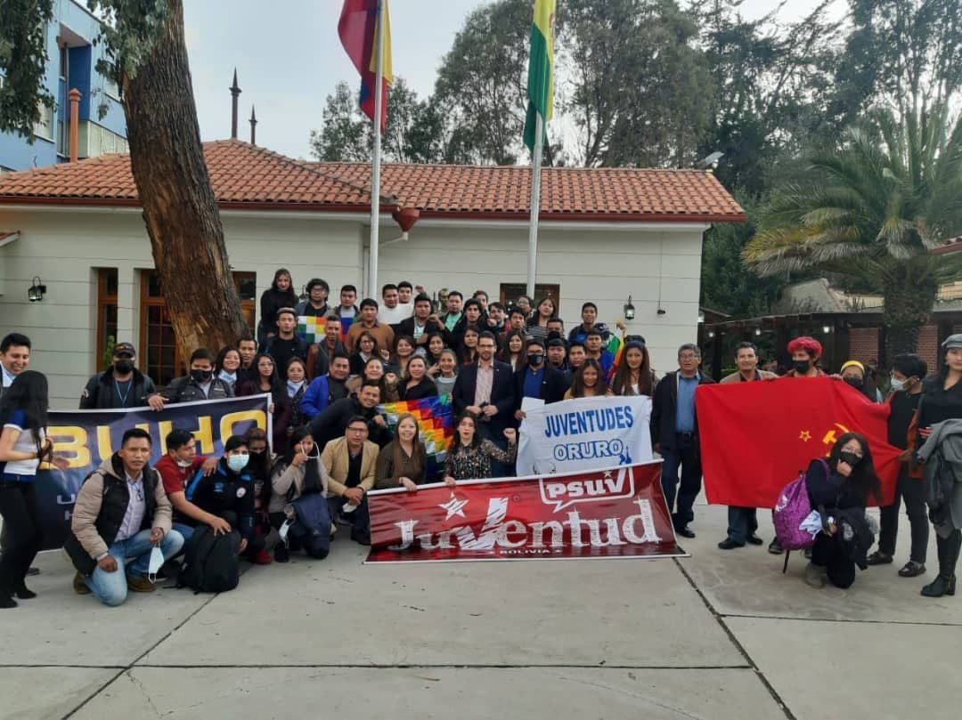 Juventudes venezolanas y bolivianas se integraron en importante evento conmemorativo