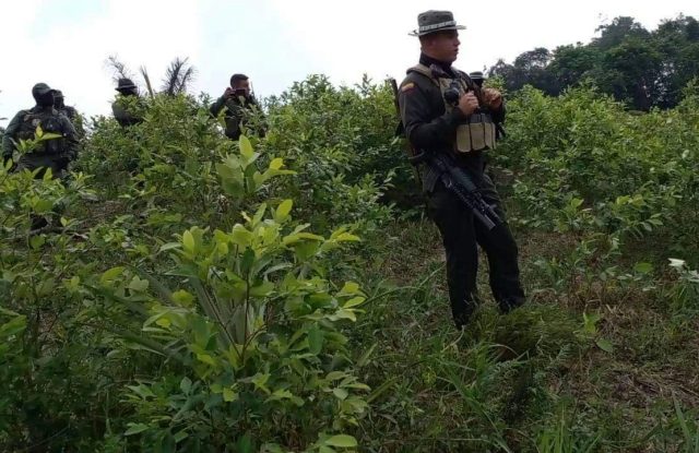 «Actos de guerra»: denuncian que Policía Antinarcóticos hirió de bala a un niño indígena en Colombia