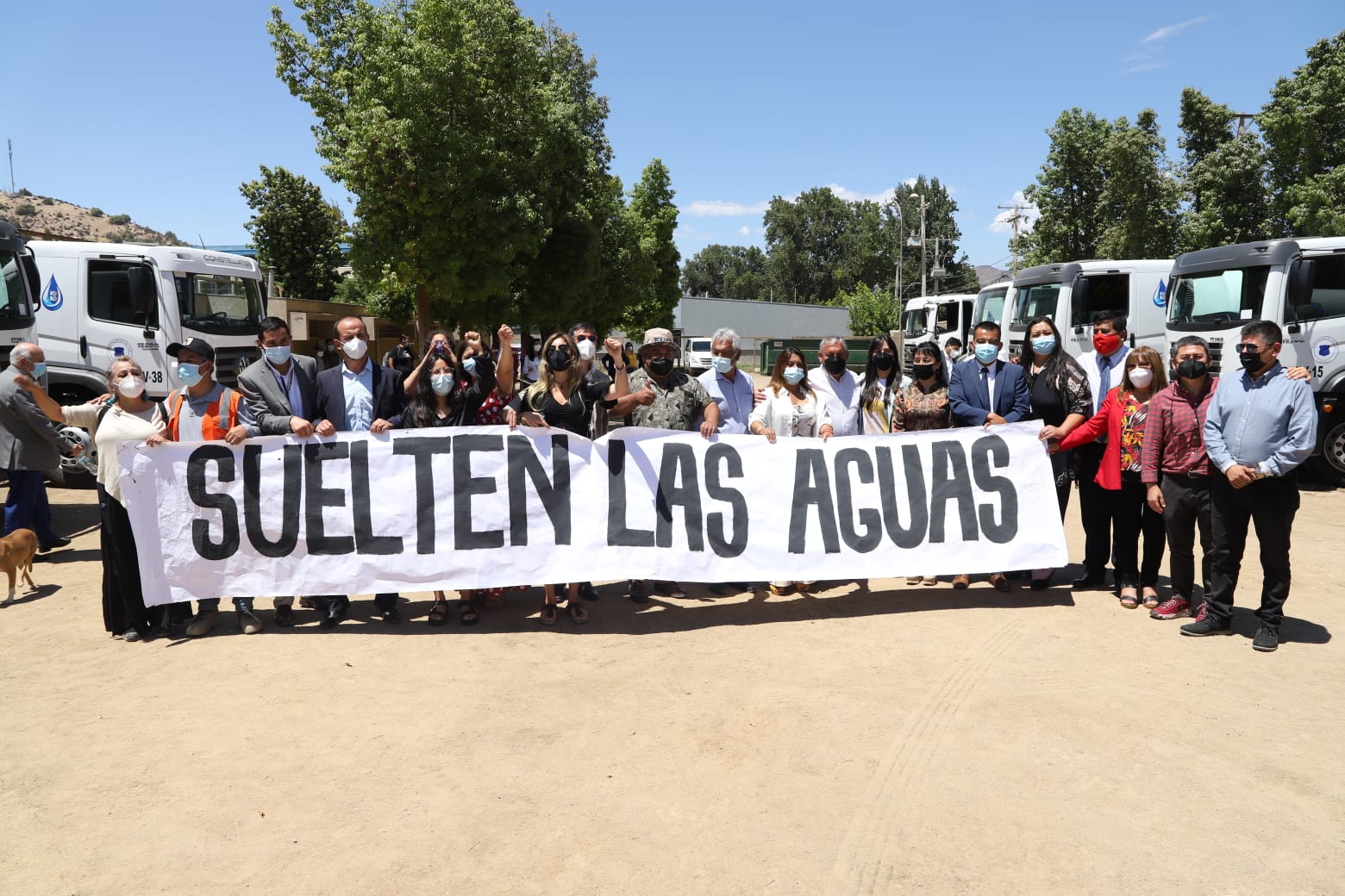 Gobierno Regional de Valparaíso entrega ocho camiones aljibes a municipios para enfrentar la crisis hídrica
