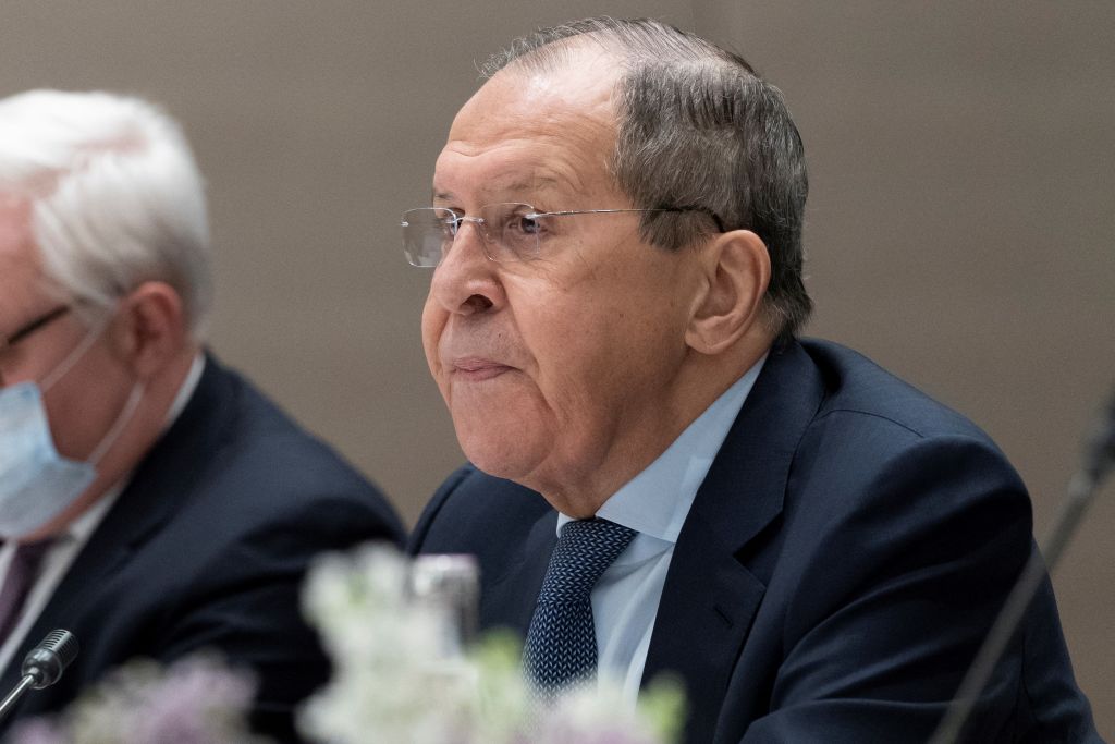 Lavrov aclara que repliegue de tropas rusas de la frontera con Ucrania «estaba programado»
