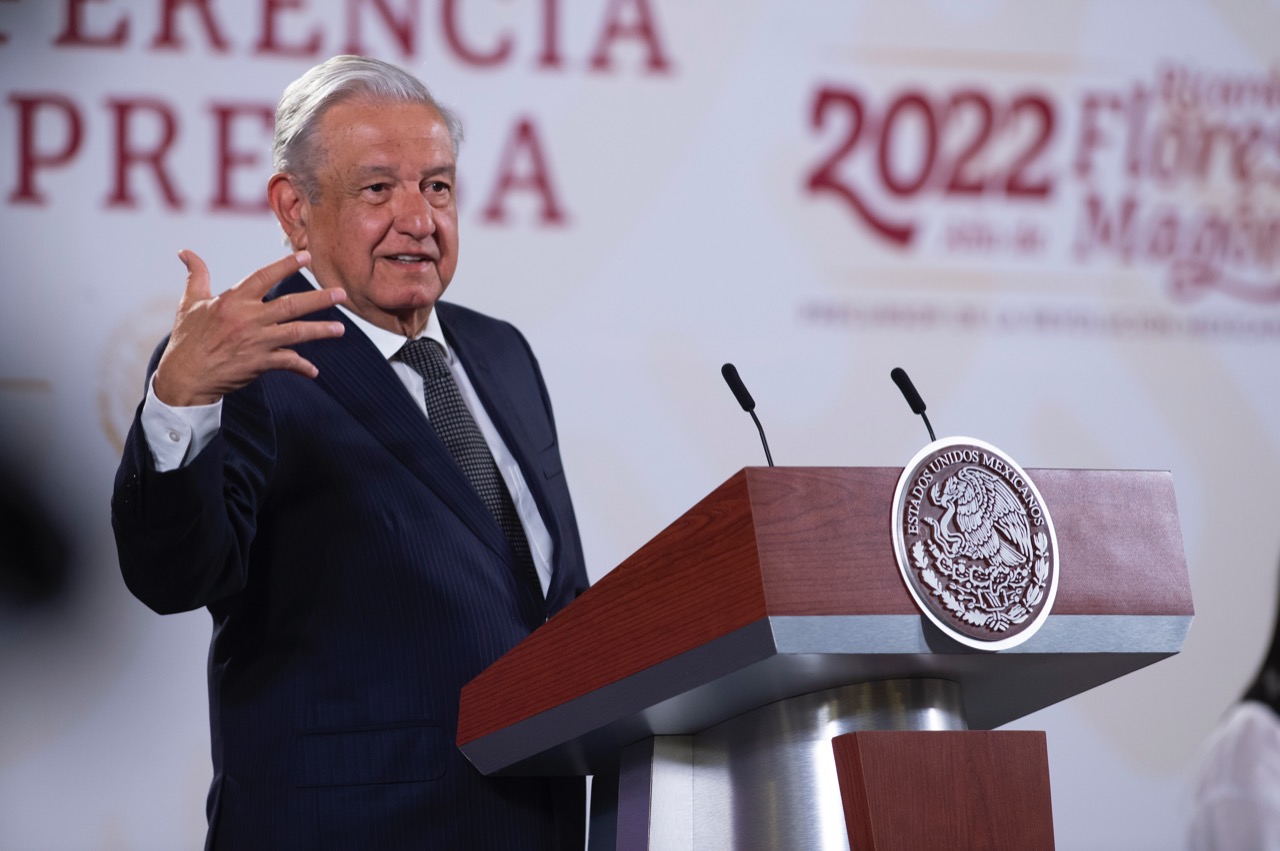 Llama López Obrador injerencista a secretario de Estado de EU