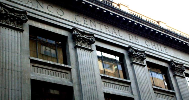 Economía chilena creció 10,1% en diciembre según Imacec