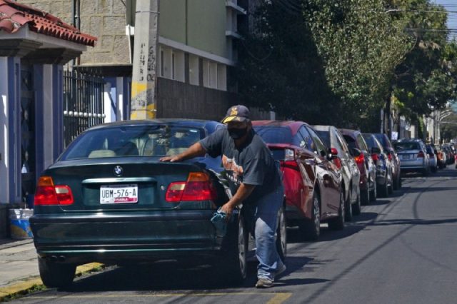 Más del 70% de la población poblana vive de la informalidad