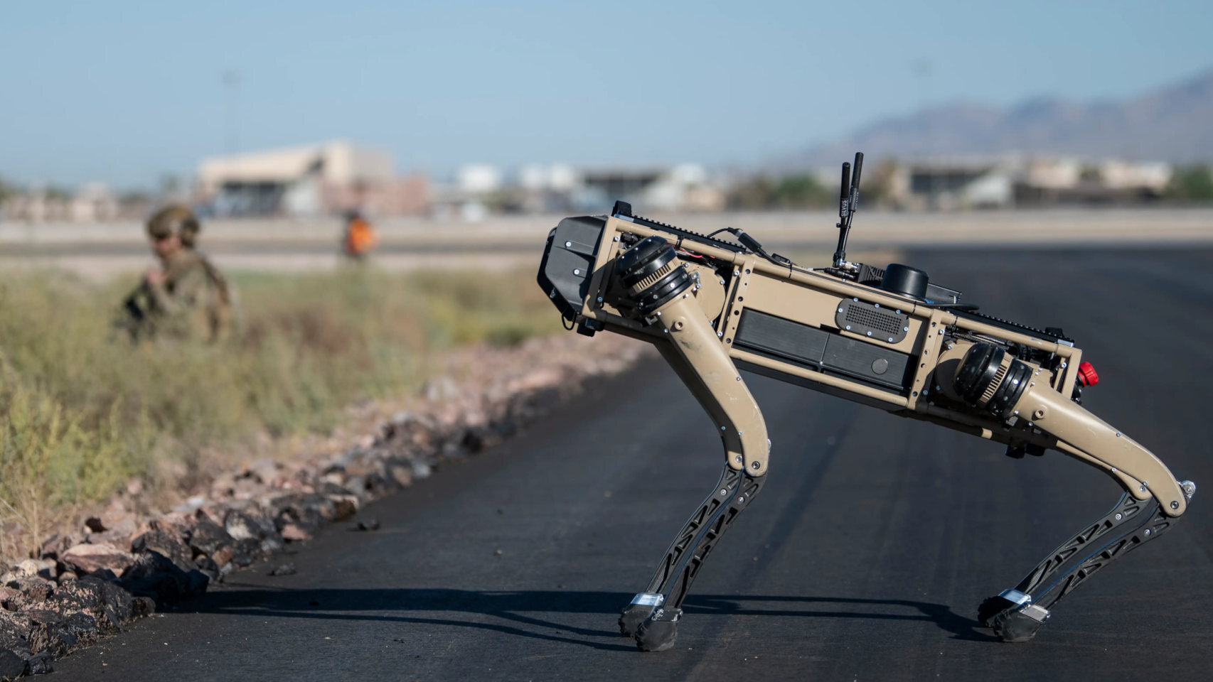 Perros robot vigilarán la frontera entre México y Estados Unidos