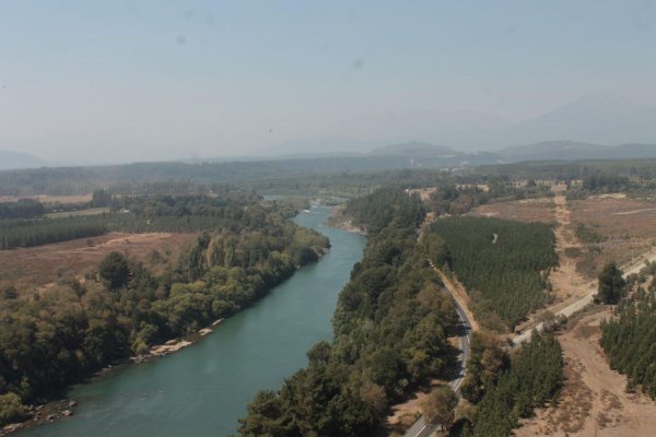 Mientras Rucalhue se defiende en Alto Bio Bio, la empresa ingresa maquinaria al río y criminaliza la protesta para consolidar proyecto hidroeléctrico