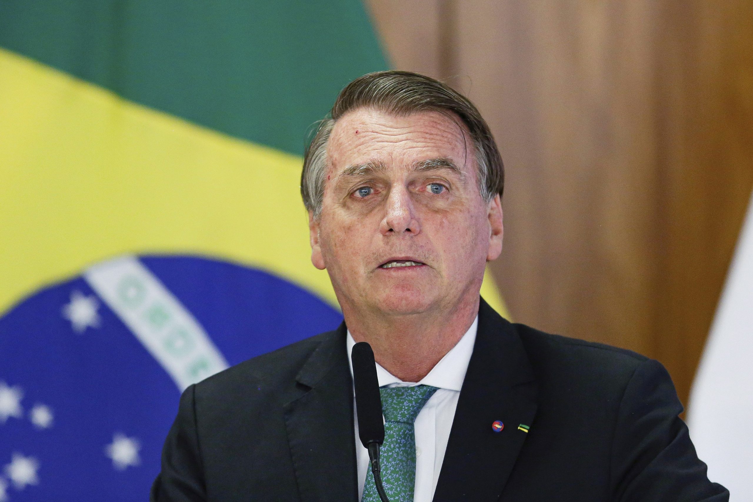 Bolsonaro cambiará al menos ocho ministros por postulaciones a elecciones generales