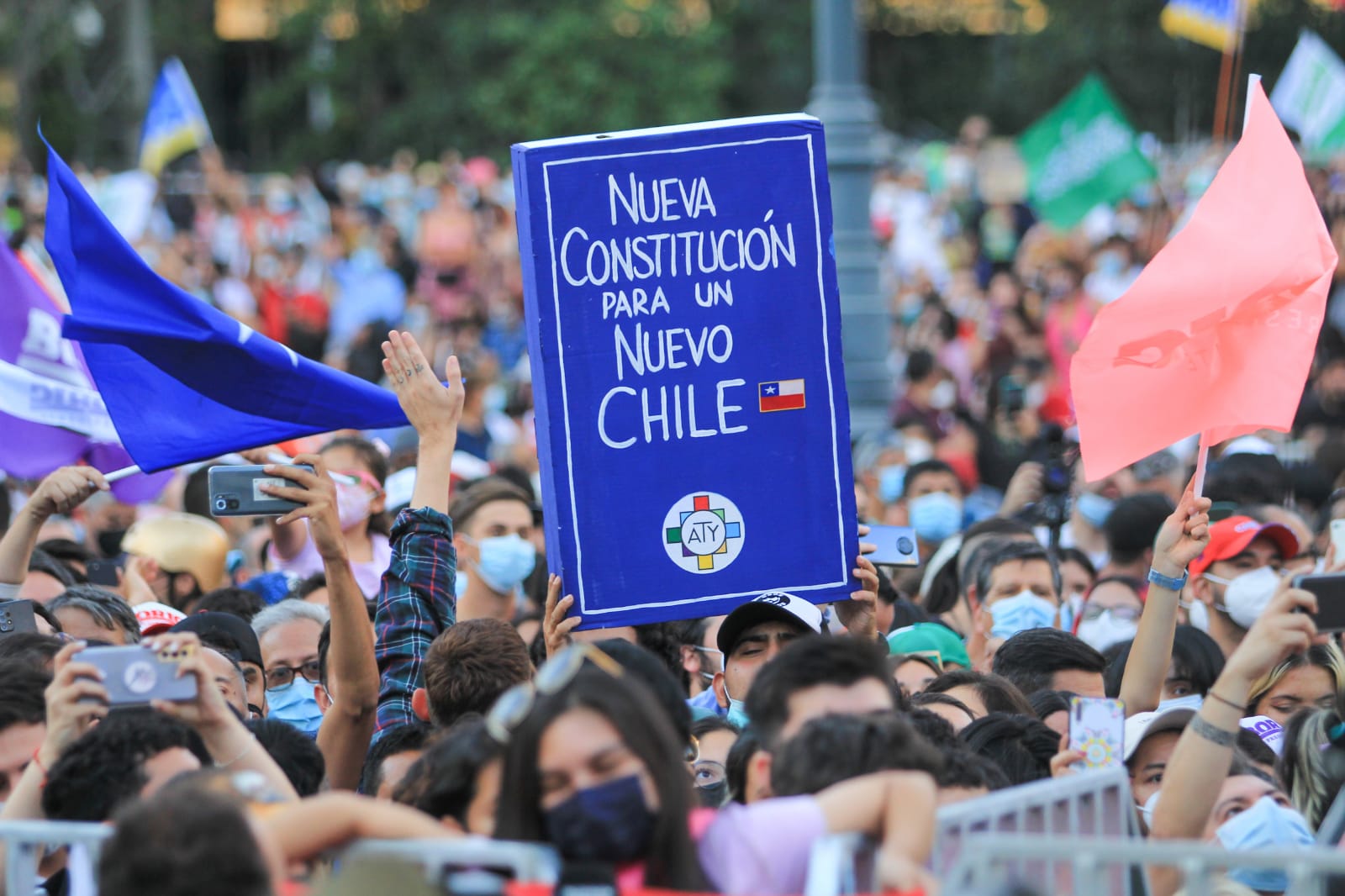 Iniciativa popular de ley y mecanismos de democracia directa regional pasaron al borrador de la nueva Constitución