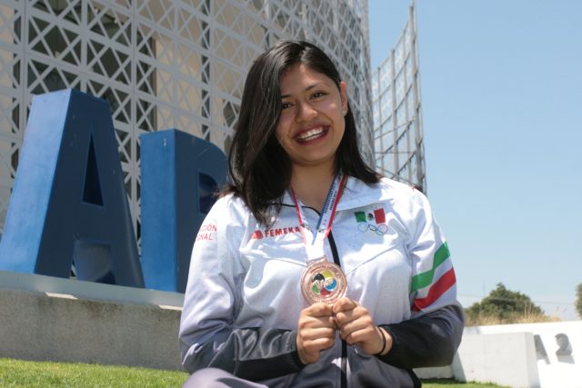 Victoria Cruz afirma que es tiempo de perseguir los sueños y trabajar para alcanzarlos