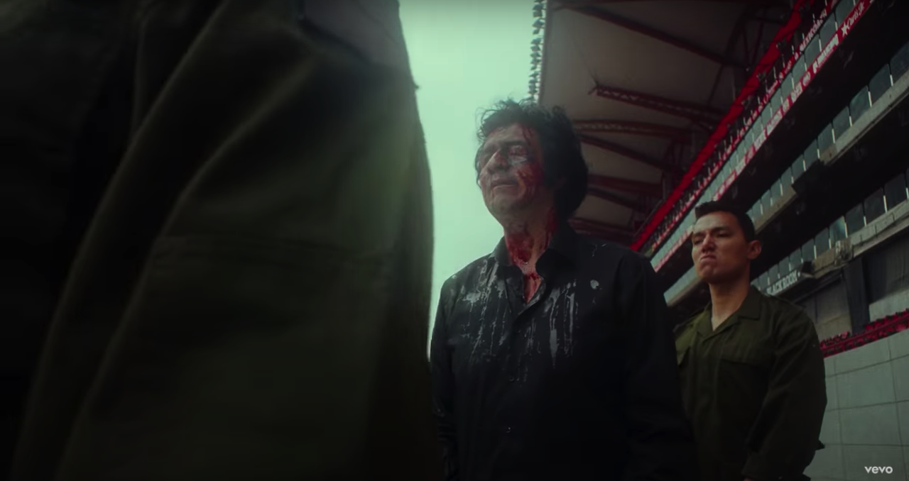 Residente recrea muerte de cantautor Víctor Jara en su nuevo single «This is not America»