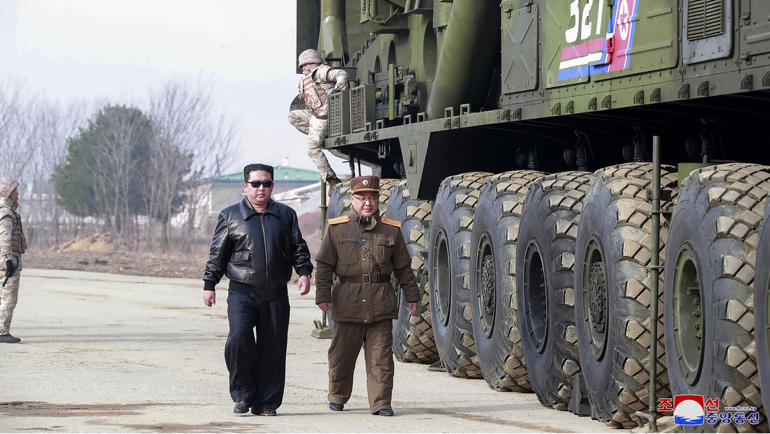 Kim Jong-un promete el desarrollo de «poderosos medios de ataque» luego del lanzamiento del nuevo misil balístico de largo alcance Hwasong-17