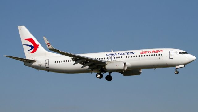 Reportan que un Boeing 737 se estrella en el sur de China