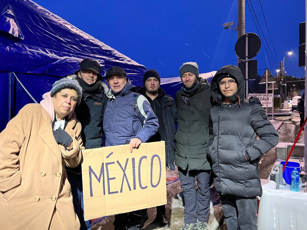 Embajadora de México en Ucrania y grupo de connacionales llegan a Rumania