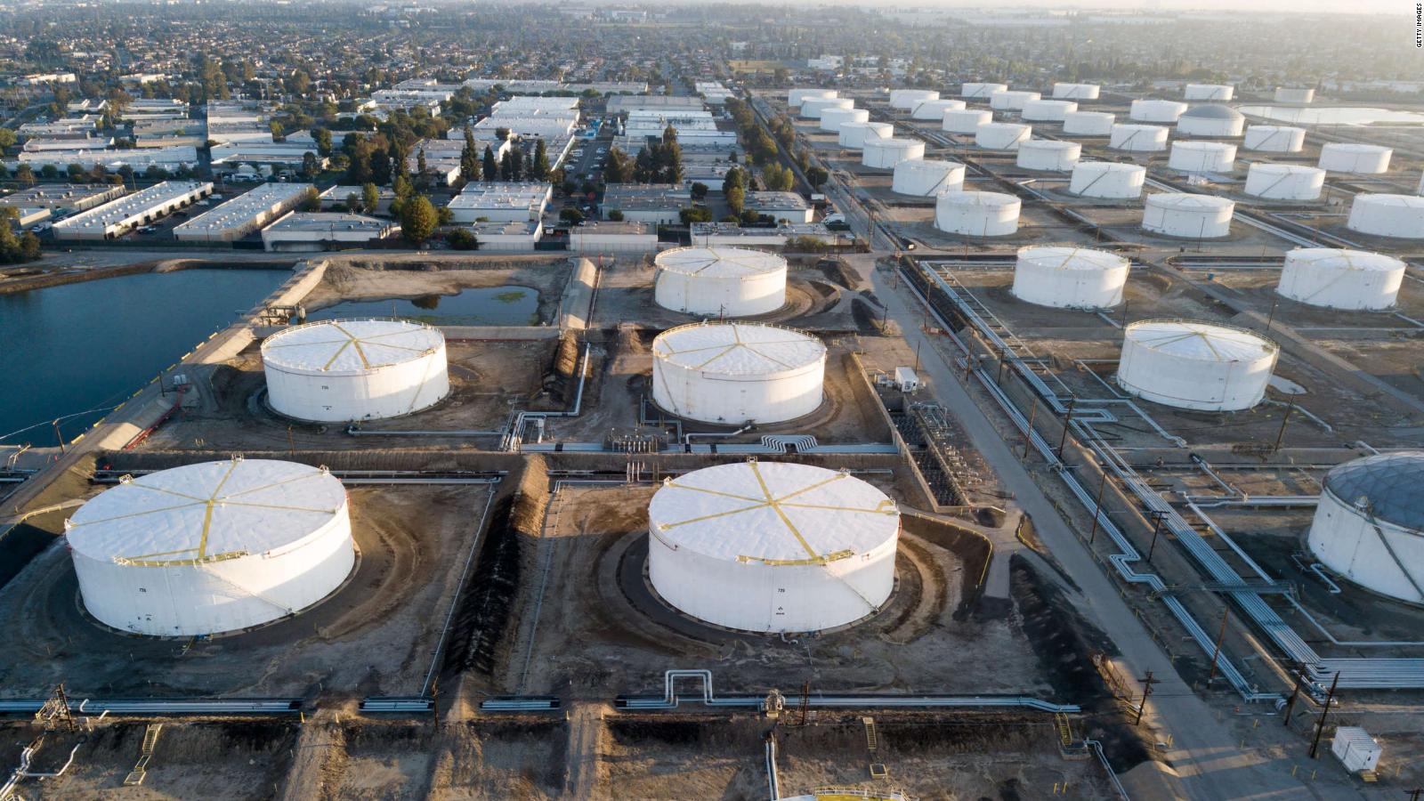 EE. UU. prohíbe las importaciones de petróleo y gas ruso y admite que aumentarán los precios