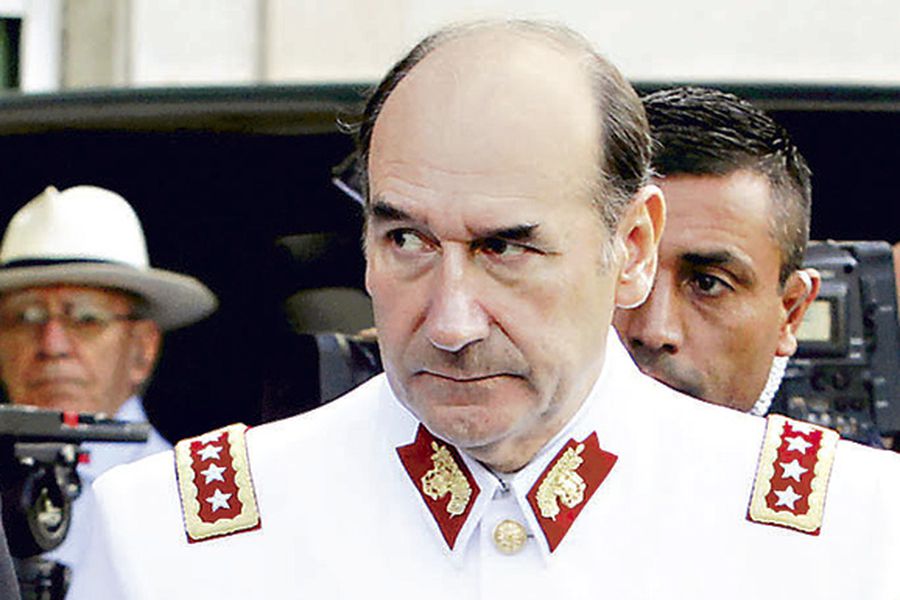 Fraude en el Ejército: Excomandante Fuente-Alba interpuso requerimiento ante el TC para intentar frenar investigación en su contra
