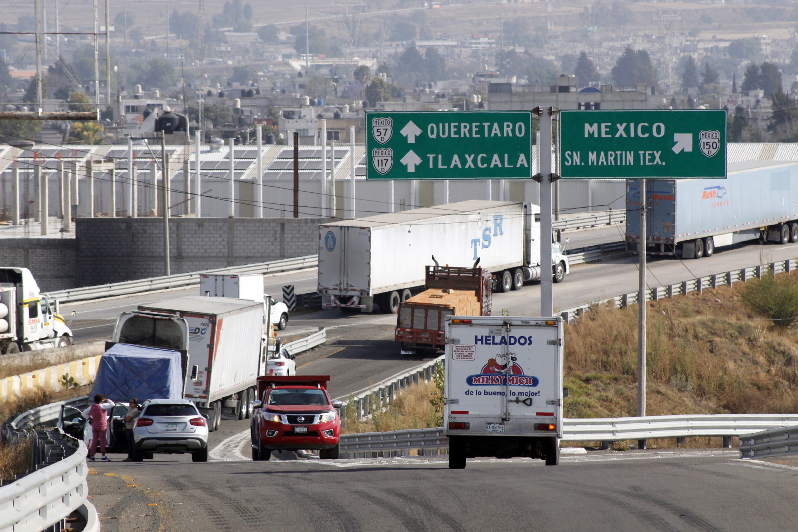 Liberan autopista México-Puebla tras 12 horas de protestas