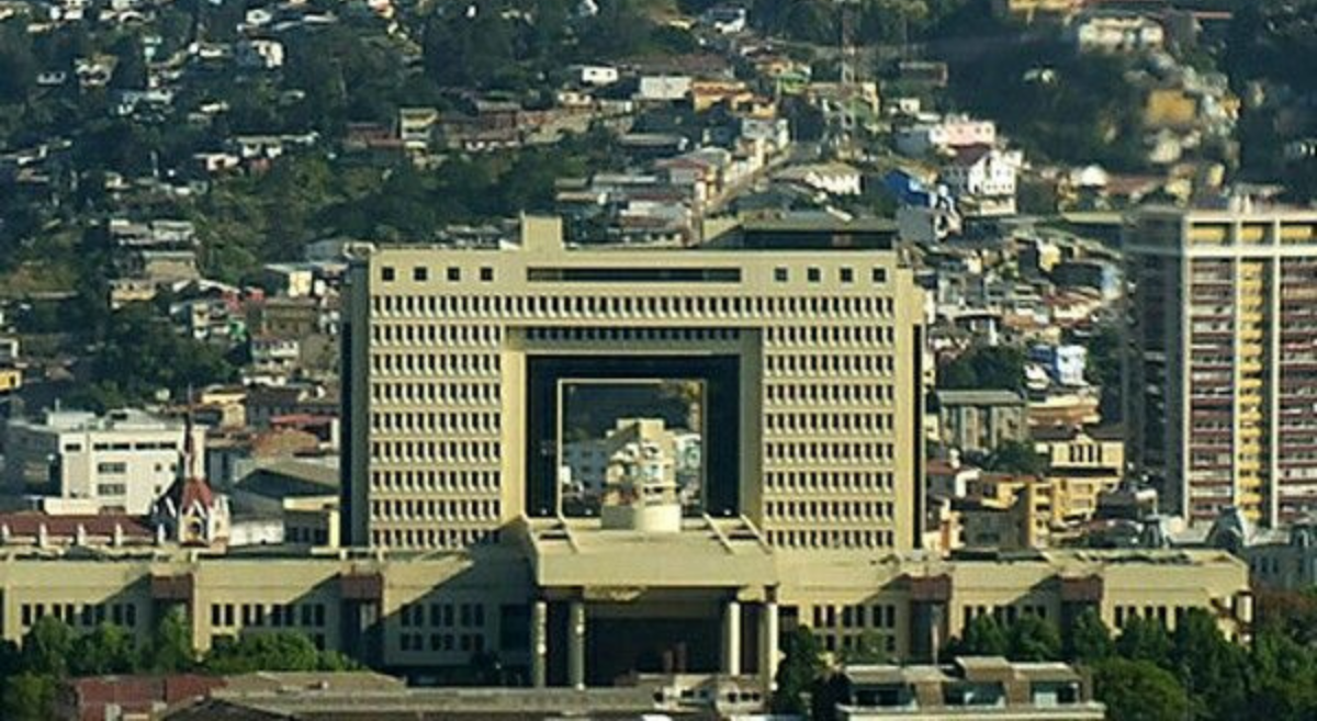 El origen histórico del cambio de mando presidencial en el Congreso de Valparaíso