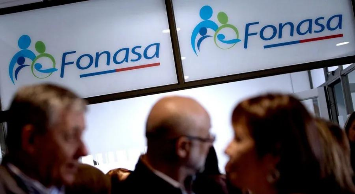 CDE consigue devolución de cerca de $3.500 millones por emisión fraudulenta de bonos de Fonasa