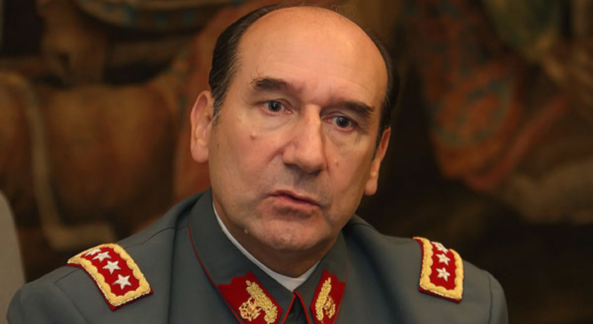 Postergan preparación de juicio contra ex comandante Fuente-Alba por supuestos “problemas médicos”