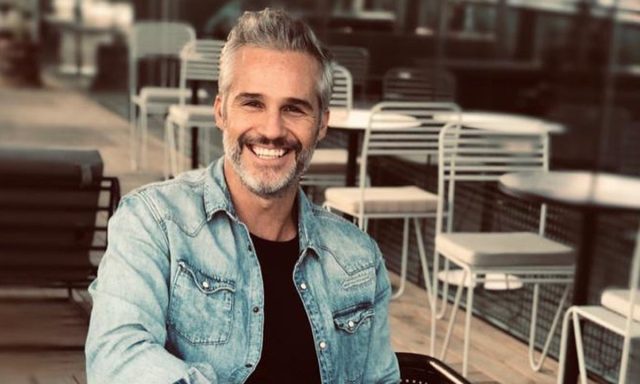 Juan Pablo Medina reaparece con prótesis tras sufrir la amputación de su pierna
