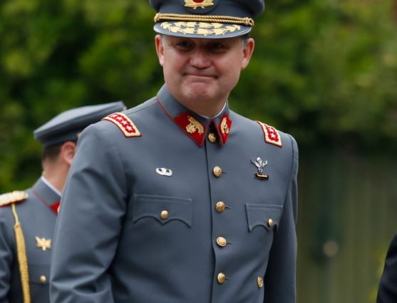 Milicogate: General Ricardo Martínez renunció a su cargo como comandante en jefe del Ejército  tras ser citado a declarar por la ministra Rutherford como inculpado