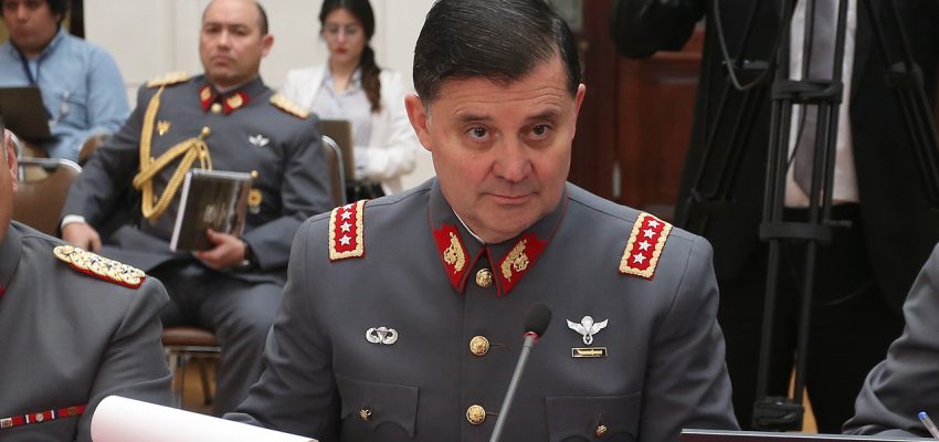 General (r) Ricardo Martínez presentó recurso de amparo para evitar que ministra Rutherford ordene su detención por no presentarse a declarar como inculpado en caso fraude en el Ejército