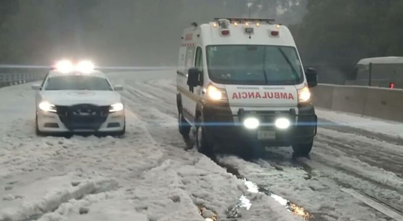 Mantienen cerrada la México-Puebla por granizada