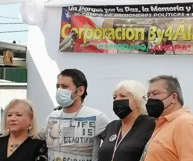 Abogado Francisco Ugás y periodista Mónica González reciben reconocimiento por su compromiso y defensa de los DD.HH