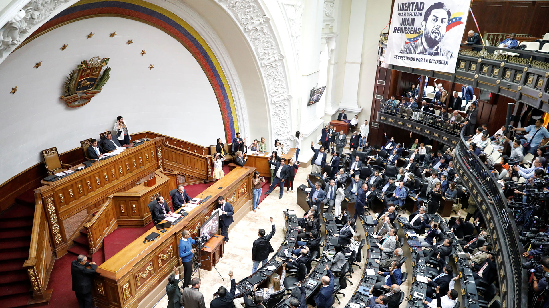 Parlamento venezolano aprobó informe sobre delitos cometidos por directiva 2016-2020
