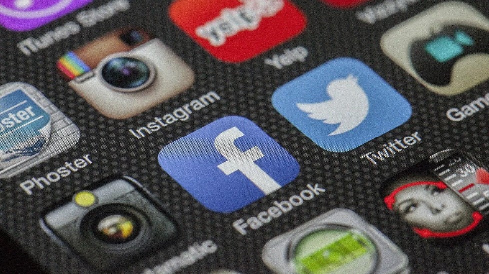 El robo de datos y las estafas se incrementan en las redes sociales gracias al conflicto en Ucrania