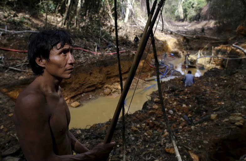 Dos yanomamis muertos y cinco heridos por conflicto de minería ilegal en Brasil