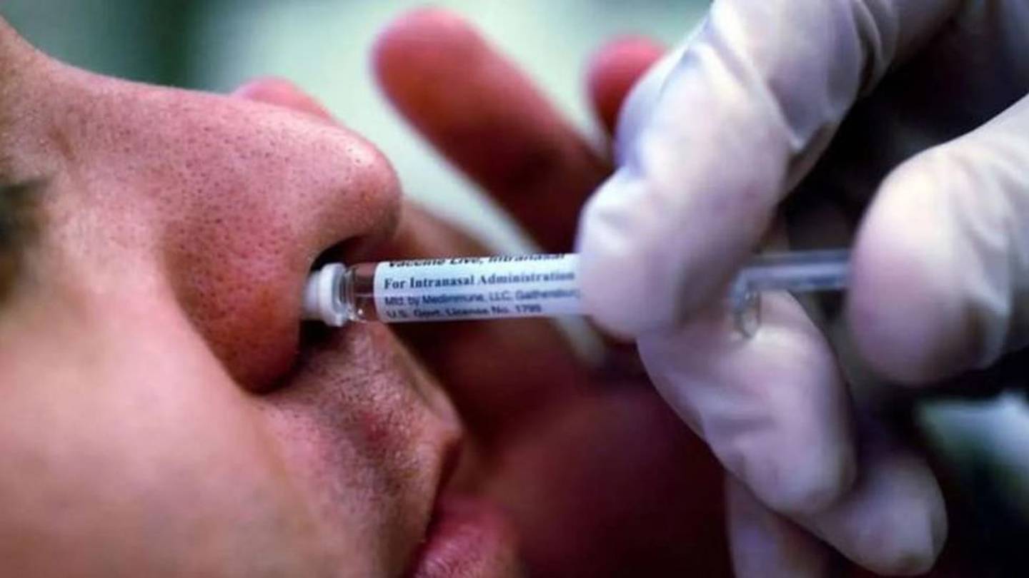 Rusos registran la primera vacuna intranasal contra el coronavirus en el mundo