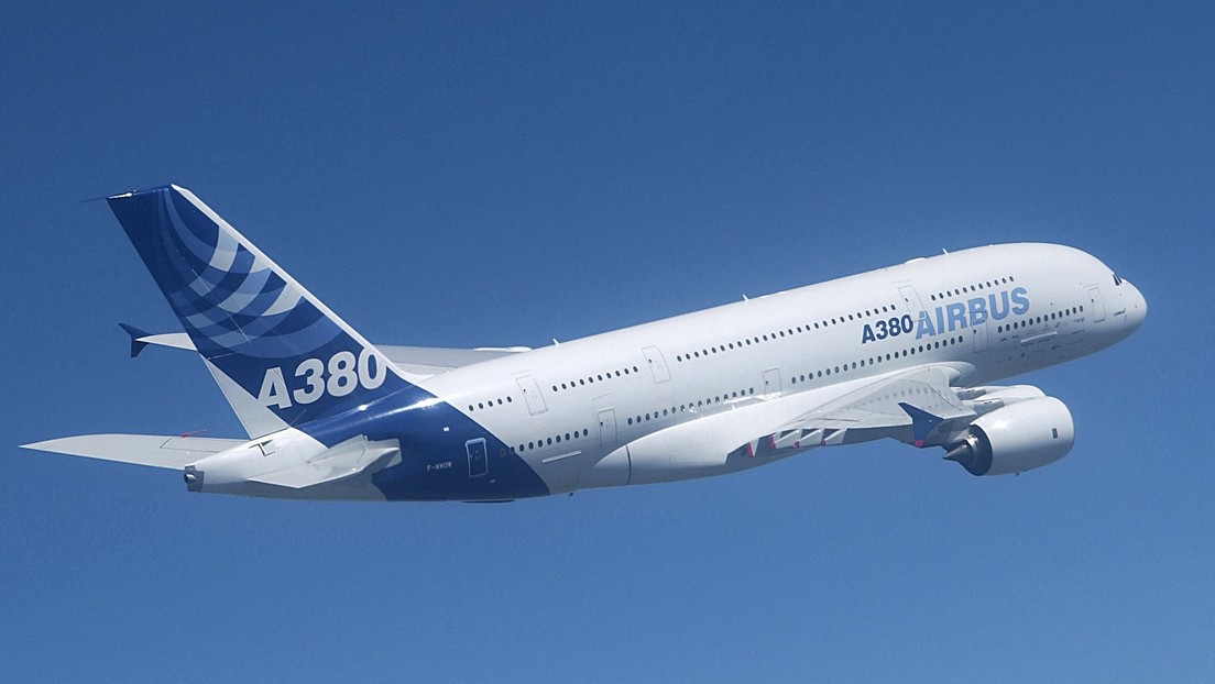 Un Airbus A380 efectúa su primer vuelo propulsado totalmente por biocombustibles
