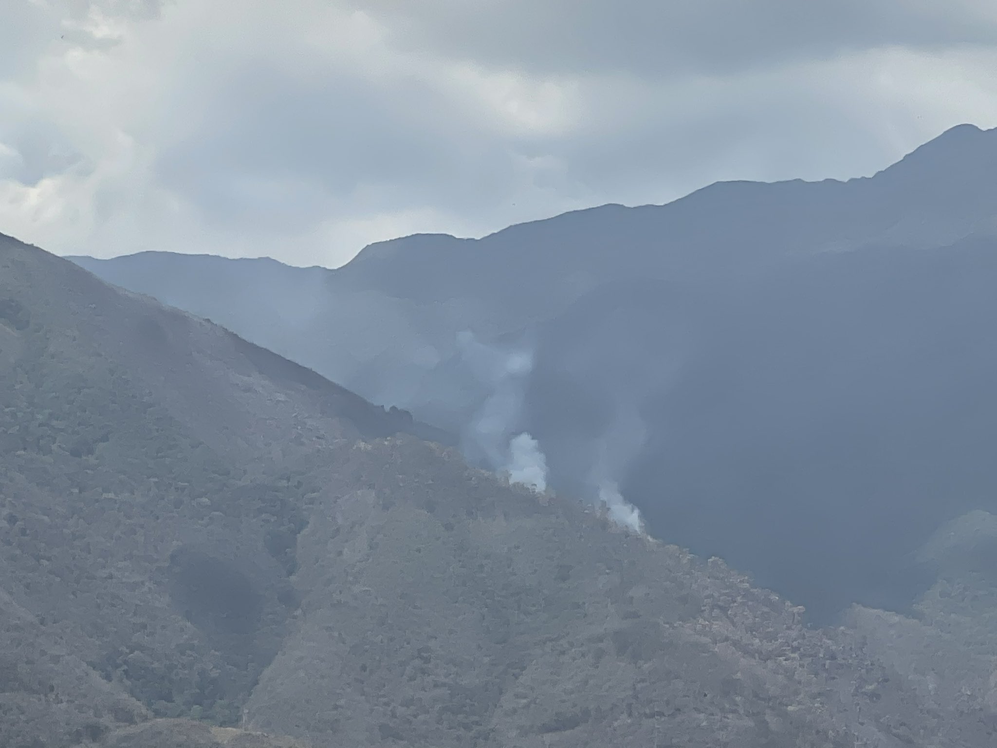 Controlado incendio en el Parque Nacional Waraira Repano de Caracas